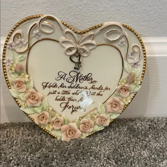 Bradford exchange What a mother holds dear porcelain heart - Picture 1 of 5